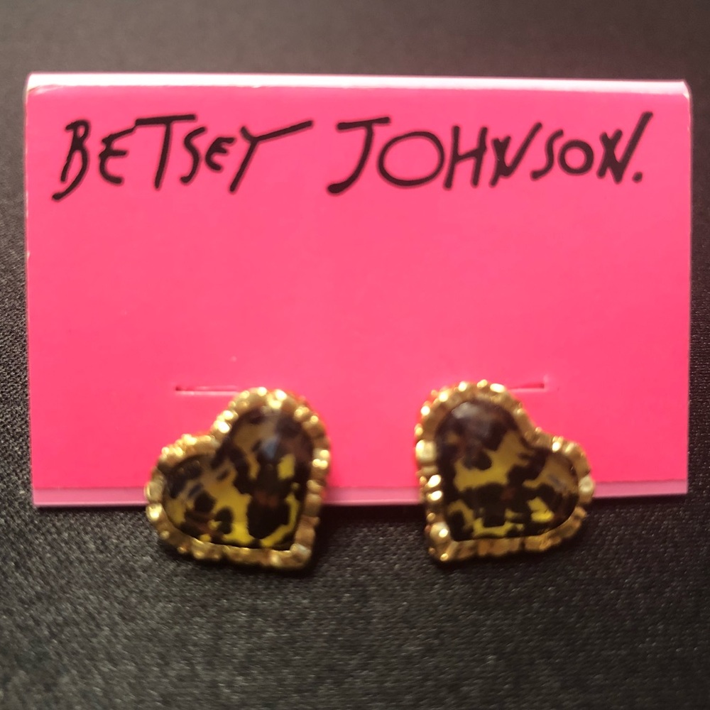 BNWT Betsey Johnson Leopard Print Heart Earrings